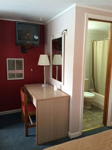 Clarence Fels Three Crown Motel מראה חיצוני תמונה
