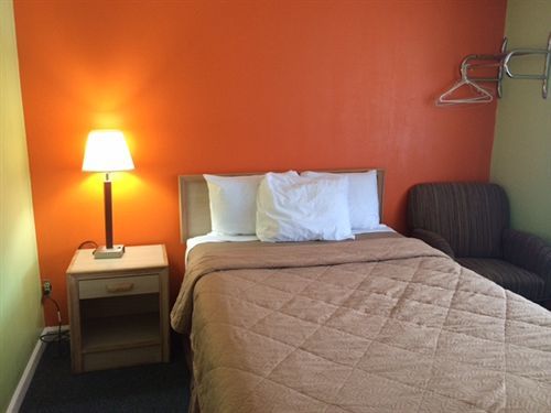 Clarence Fels Three Crown Motel מראה חיצוני תמונה