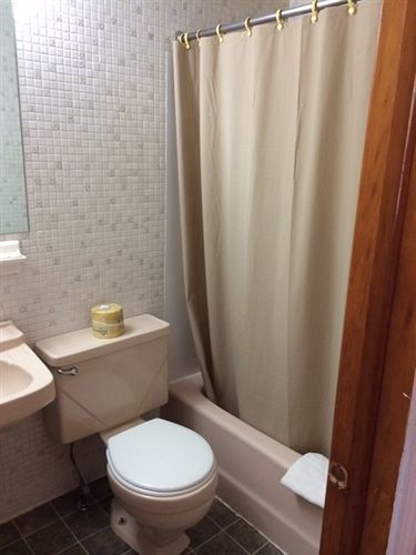 Clarence Fels Three Crown Motel מראה חיצוני תמונה