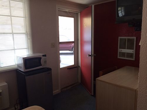 Clarence Fels Three Crown Motel מראה חיצוני תמונה